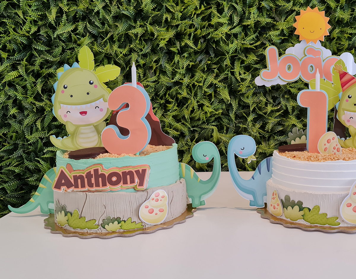 Bolos de aniversário personalizados com Chantily