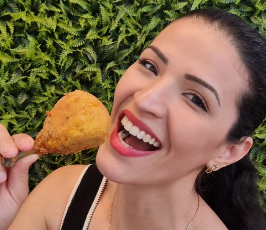 Frango empanado DIFERENTÃO!!! Já comeu coxa frita assim? Frango empanado DIFERENTÃO!!! Já comeu coxa frita assim?