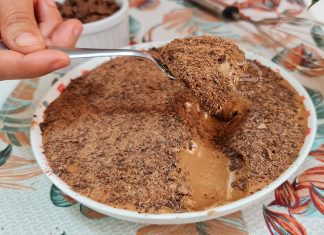 Mousse de Chocolate Cremoso com apenas 4 Ingredientes Mousse de Chocolate Cremoso com 4 Ingredientes