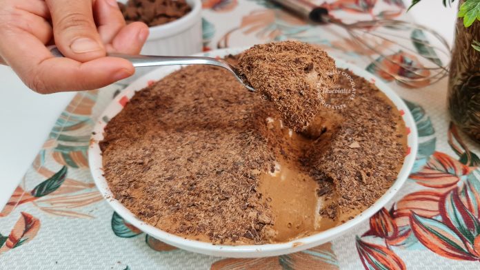 Mousse de Chocolate Cremoso com 4 Ingredientes