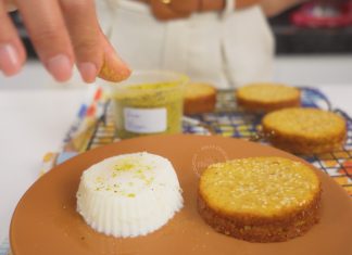 Receita de Pãozinho de Banana Saudável com Ovos Pochê Receita de Pãozinho de Banana Saudável com Ovos Pochê