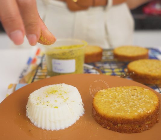 Receita de Pãozinho de Banana Saudável com Ovos Pochê Receita de Pãozinho de Banana Saudável com Ovos Pochê