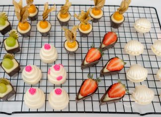 Curso Rápido: 5 Opções de Doces Finos com Um Recheio para Casamentos e Aniversários Curso Rápido: 5 Opções de Doces Finos com Um Recheio para Casamentos e Aniversários