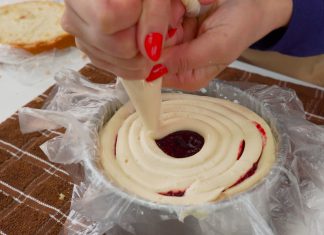 Aprenda 2 Técnicas Fáceis para Montar Bolos Trufado! 🍫 Curso Online Grátis by Kelly Chocolates Técnicas Fáceis para Montar Bolos Trufado