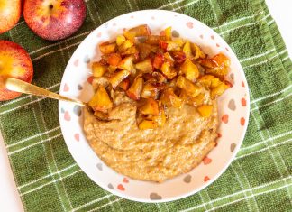 A receita favorita da minha família! Mingau de aveia com maçã caramelizada Mingau de aveia com maçã caramelizada