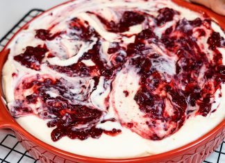 Sorvete de Groselha Caseiro: Fácil, Refrescante e Feito com Amor! Sorvete de Groselha Caseiro: Fácil, Refrescante e Feito com Amor!