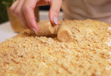 Bolo de Amendoim Gelado (Com Paçoquita): O Maior Sucesso da Festa Bolo de Amendoim Gelado Com Paçoquita O Maior Sucesso da Festa